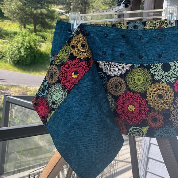 Sweet spot skirt, reversible mini, excellent quality can fit any size waist - Picture 4 of 4